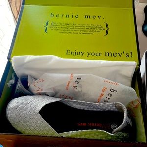 Stretchy flats in silver with memory foam insoles ..brand new in box